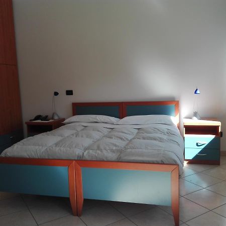Casa Per Ferie San Francesco Hotel Susa Bagian luar foto