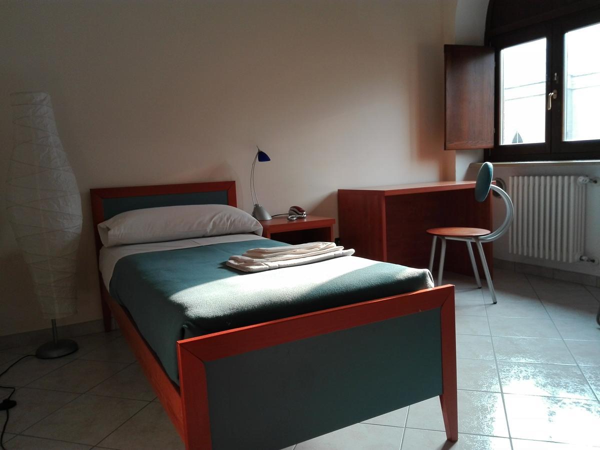 Casa Per Ferie San Francesco Hotel Susa Bagian luar foto